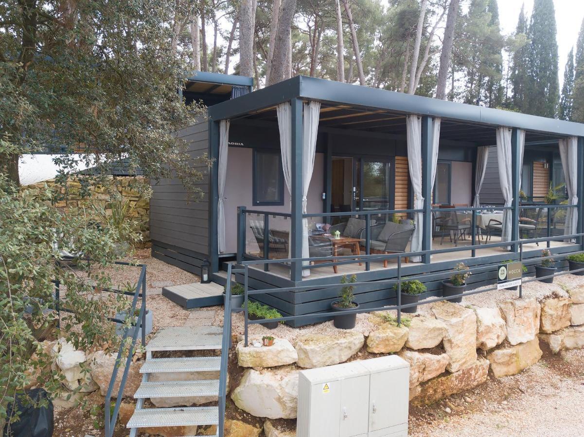 Total Escape Mobile Home Mocca Camp Porton Biondi Rovinj Zewnętrze zdjęcie